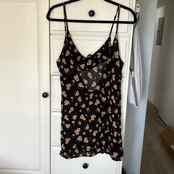 Brandy Melville sunflower slip dress - Picture 3 of 5